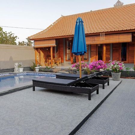 Garvi Villa การางาเซ็ม ภายนอก รูปภาพ