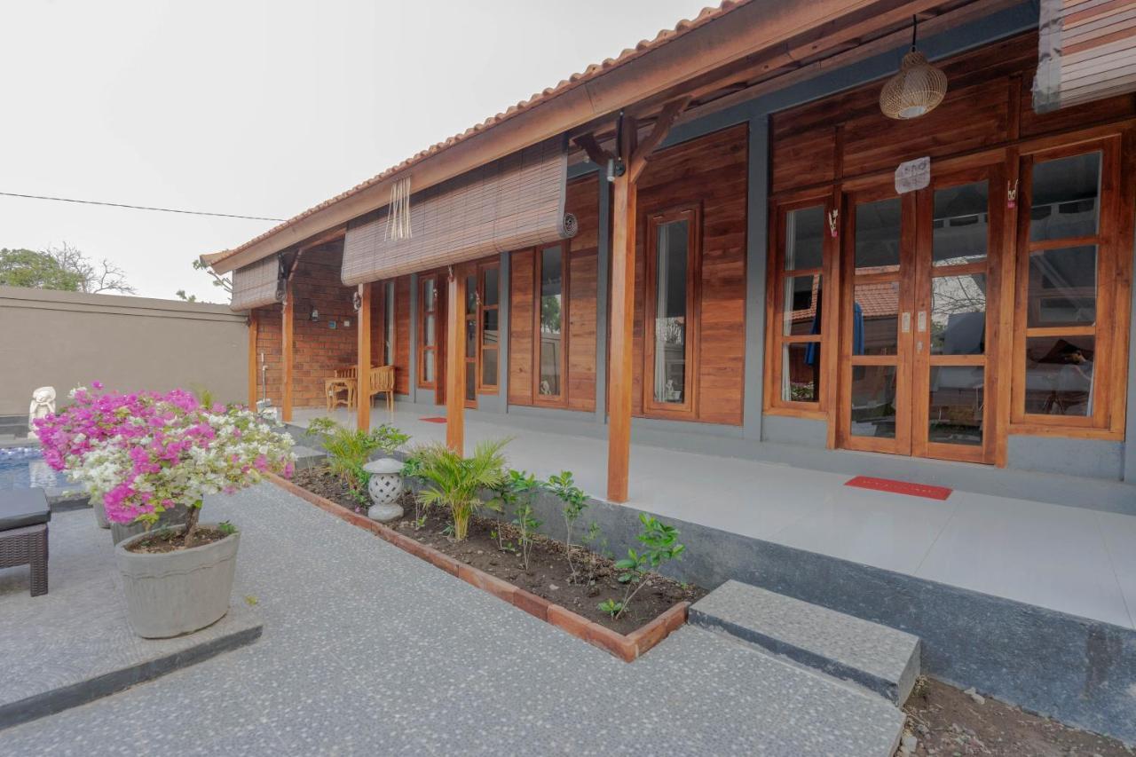 Garvi Villa การางาเซ็ม ภายนอก รูปภาพ