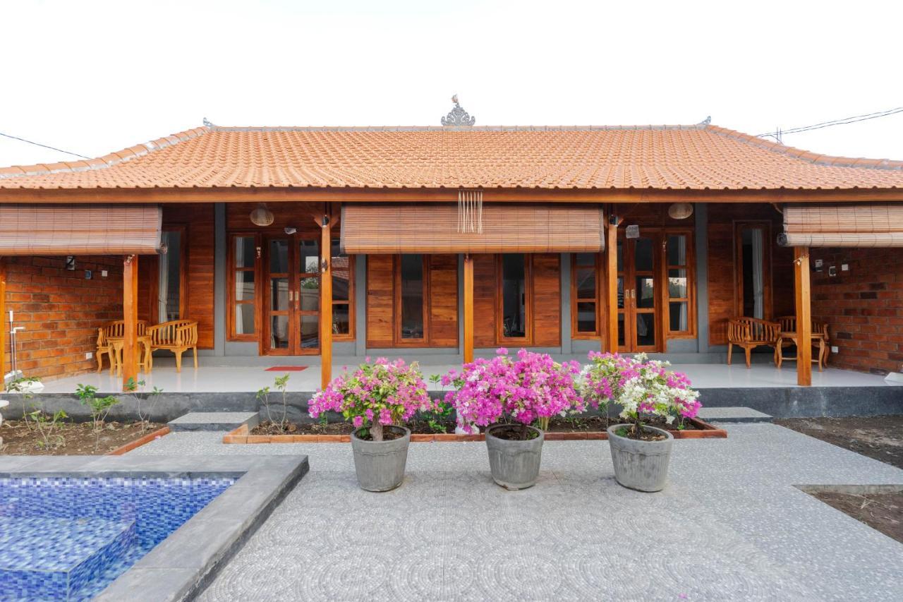 Garvi Villa การางาเซ็ม ภายนอก รูปภาพ