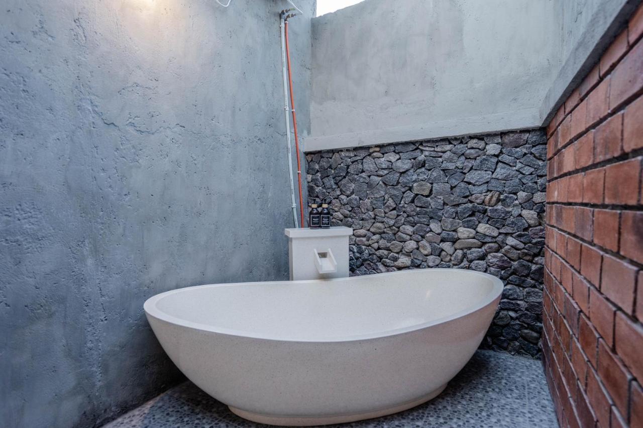 Garvi Villa การางาเซ็ม ภายนอก รูปภาพ