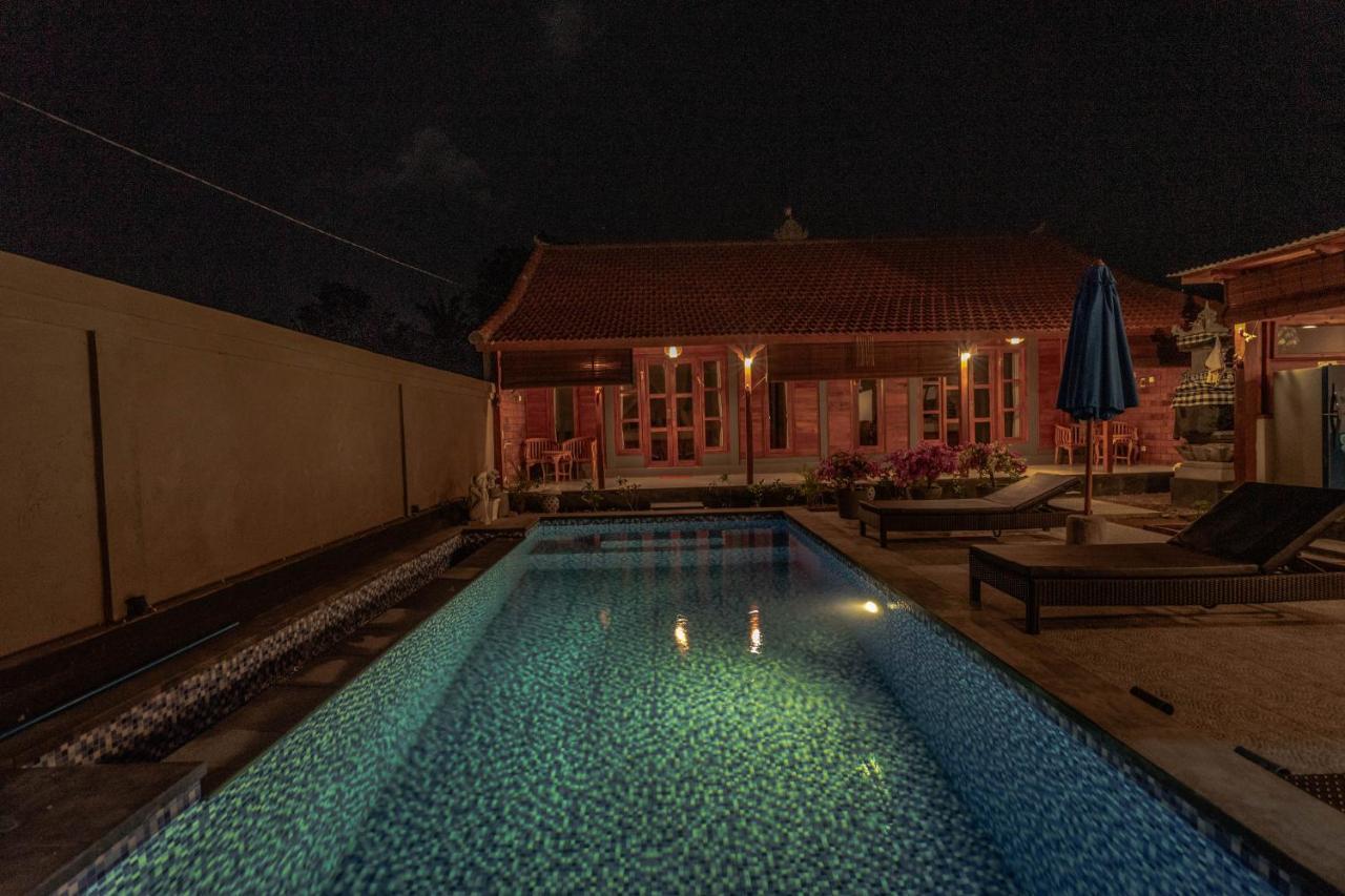 Garvi Villa การางาเซ็ม ภายนอก รูปภาพ