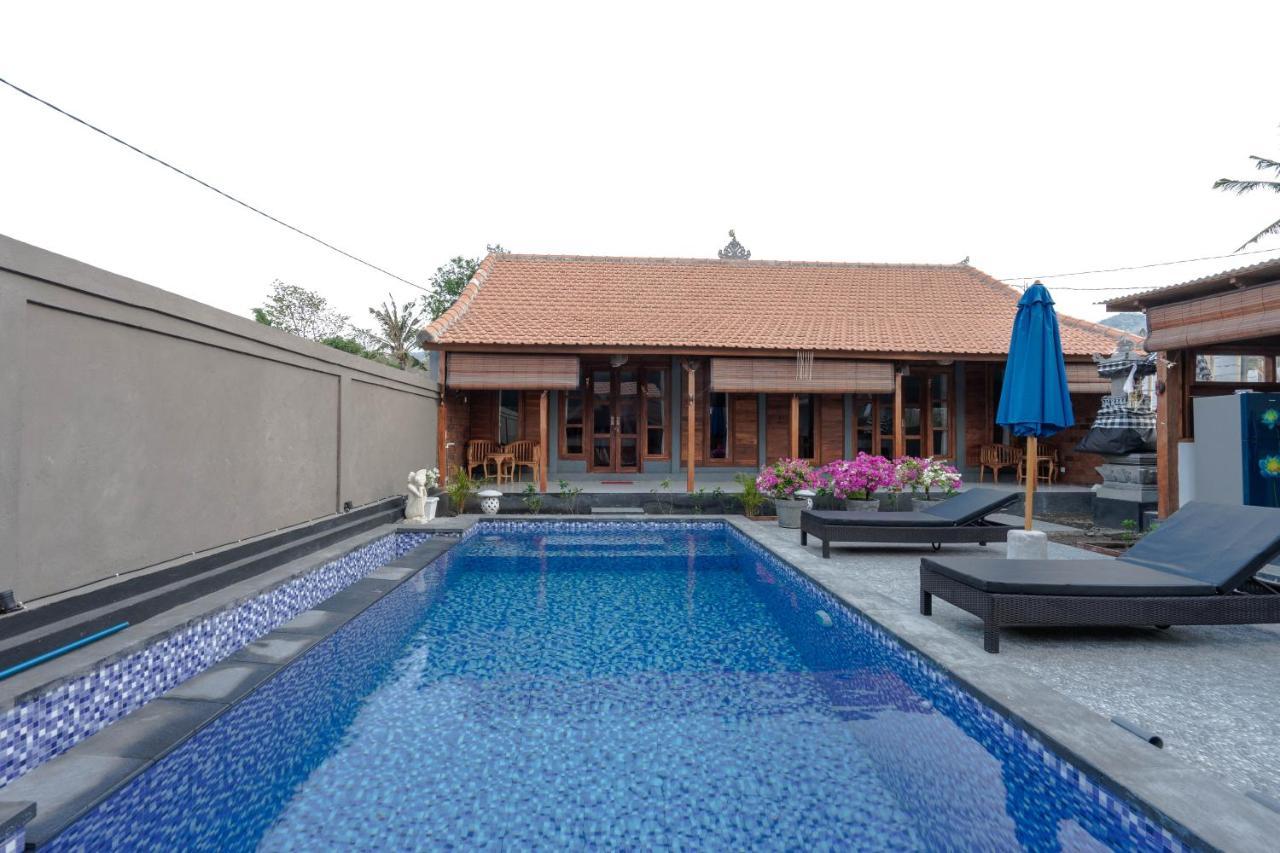 Garvi Villa การางาเซ็ม ภายนอก รูปภาพ