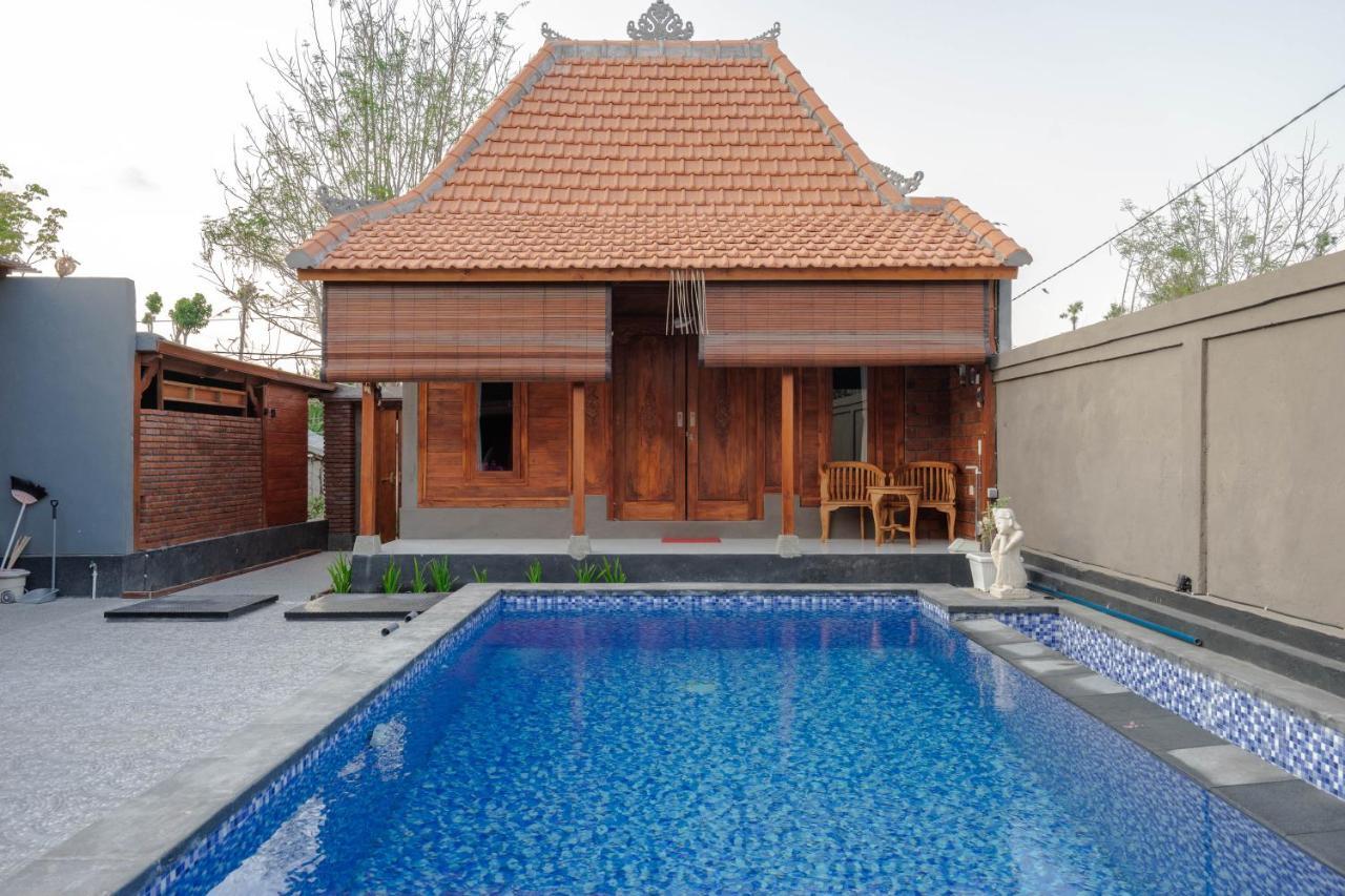 Garvi Villa การางาเซ็ม ภายนอก รูปภาพ