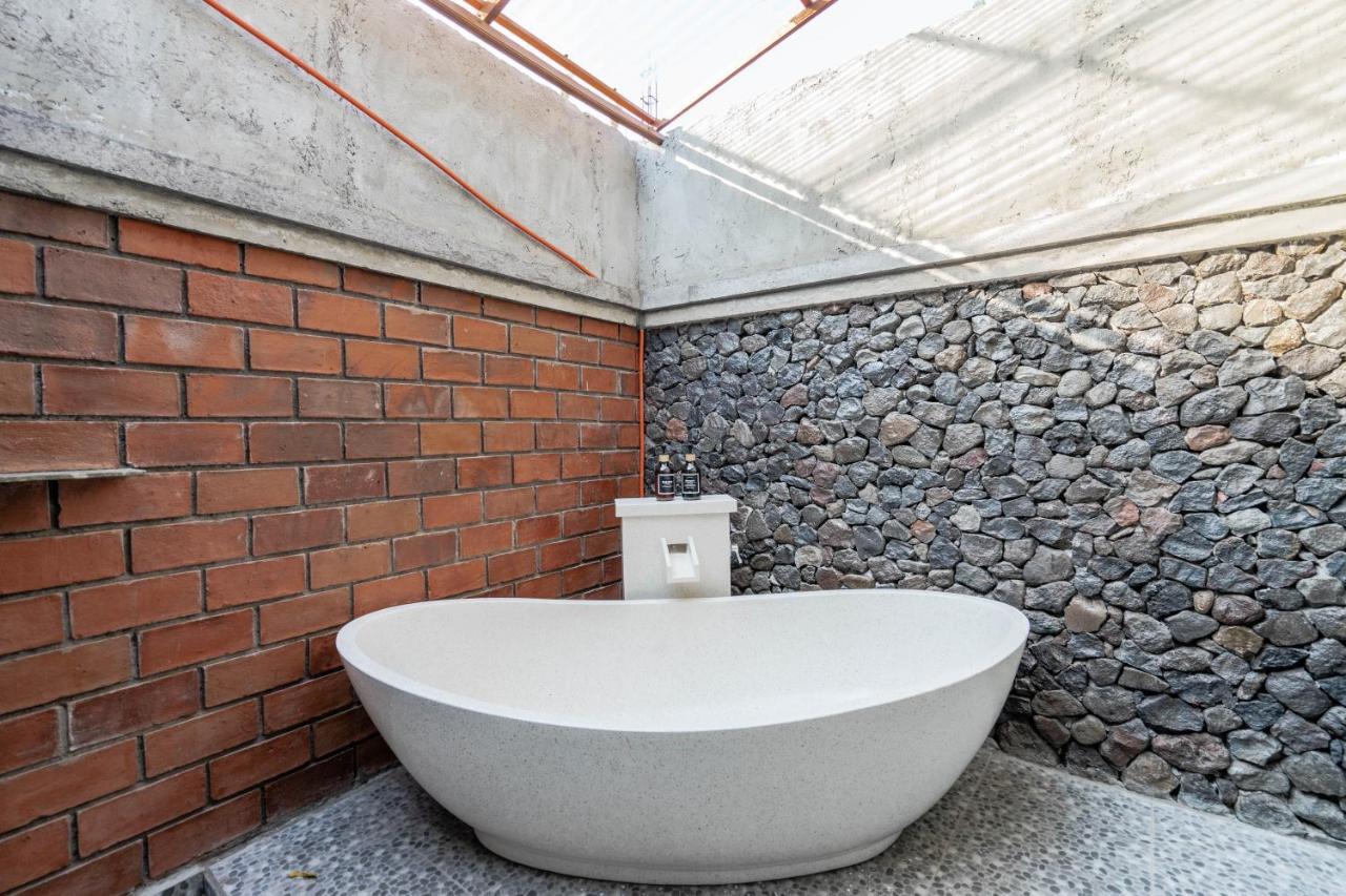 Garvi Villa การางาเซ็ม ภายนอก รูปภาพ
