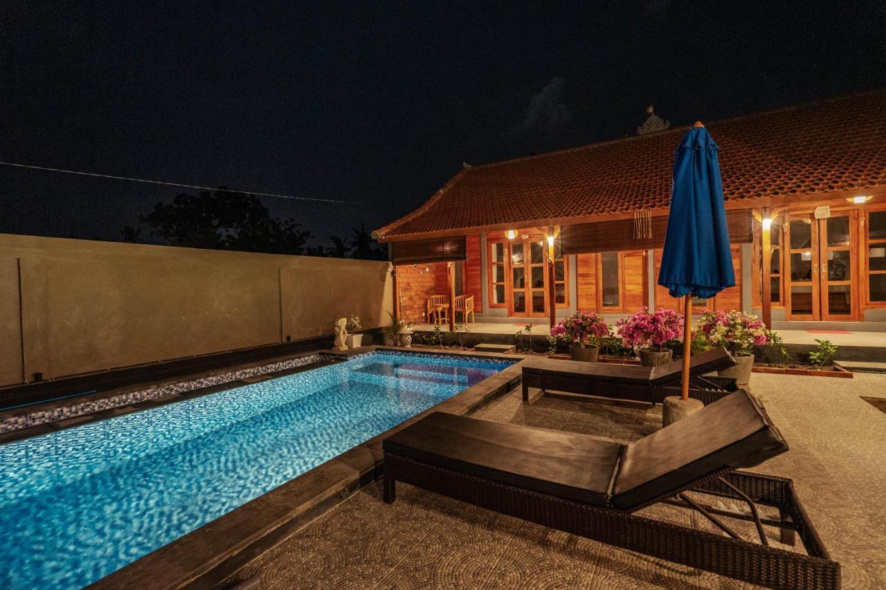 Garvi Villa การางาเซ็ม ภายนอก รูปภาพ