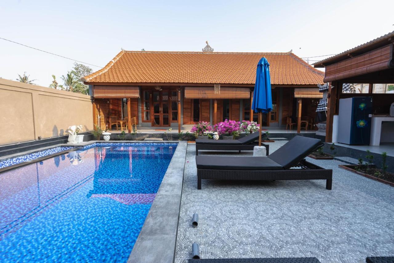 Garvi Villa การางาเซ็ม ภายนอก รูปภาพ