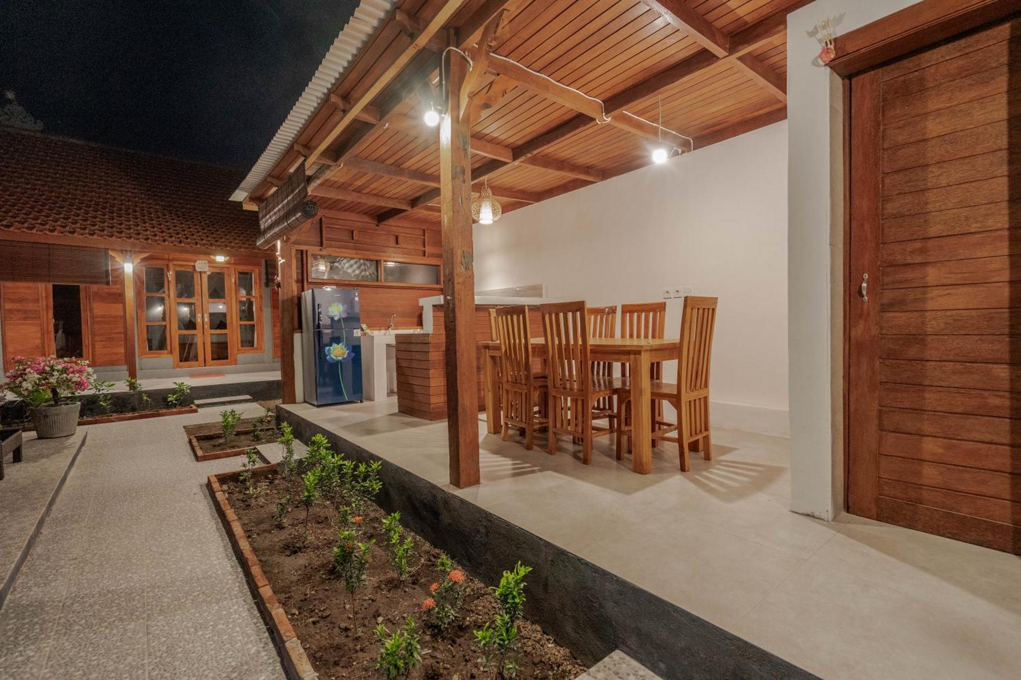 Garvi Villa การางาเซ็ม ภายนอก รูปภาพ