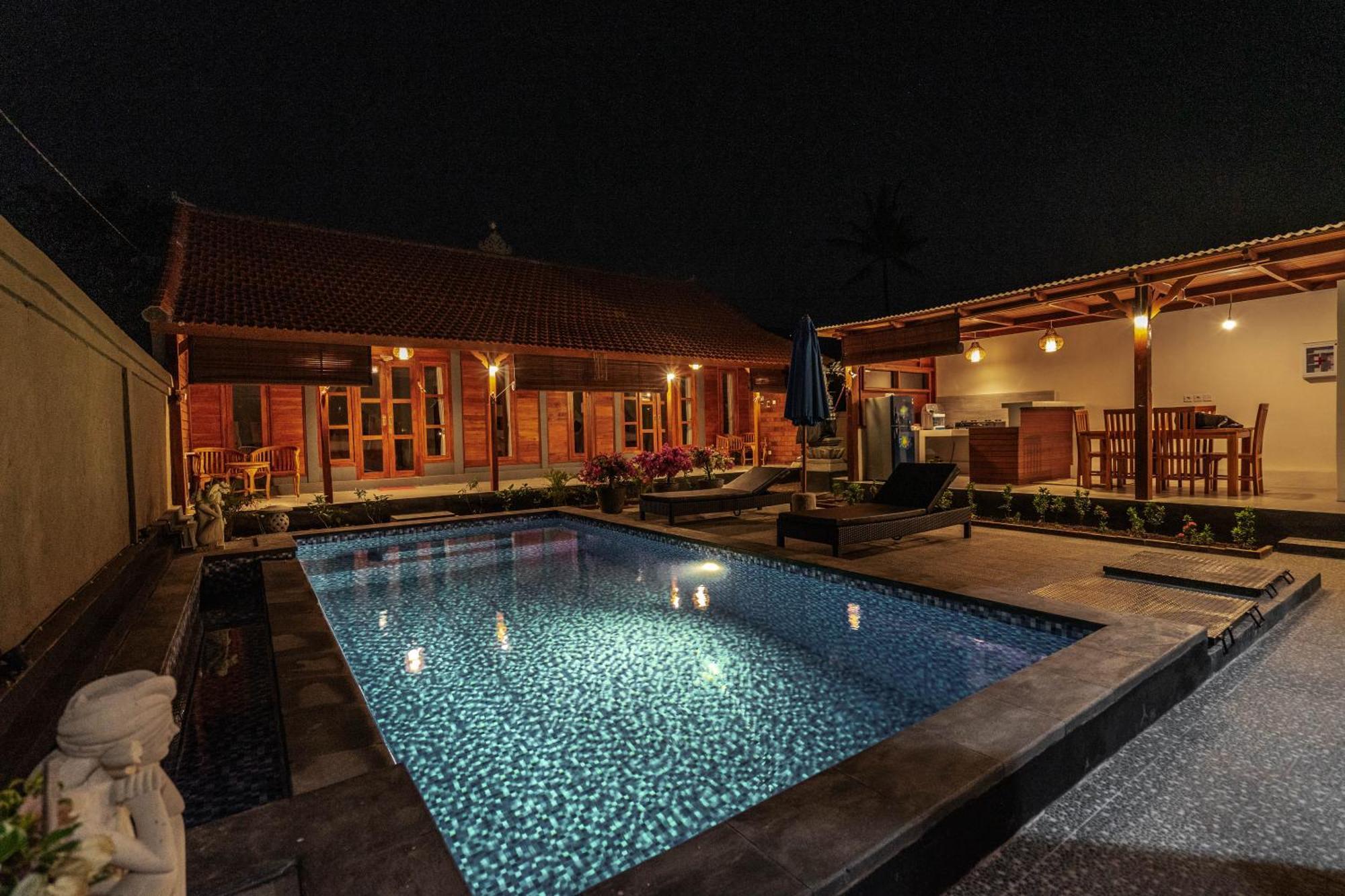 Garvi Villa การางาเซ็ม ภายนอก รูปภาพ